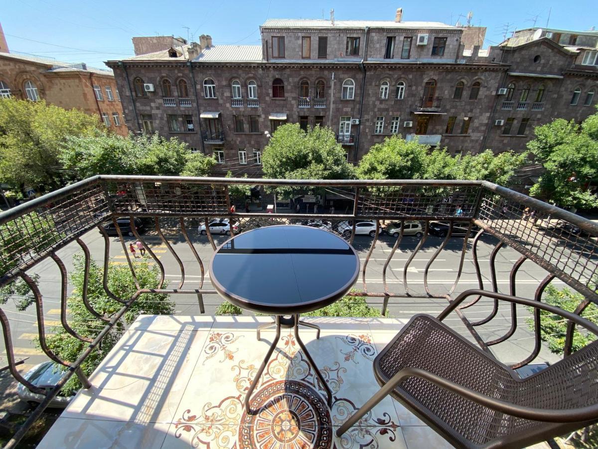 Amiryan Street 1 Bedroom Deluxe Apartment With Balcony Am104 Ereván Exterior foto