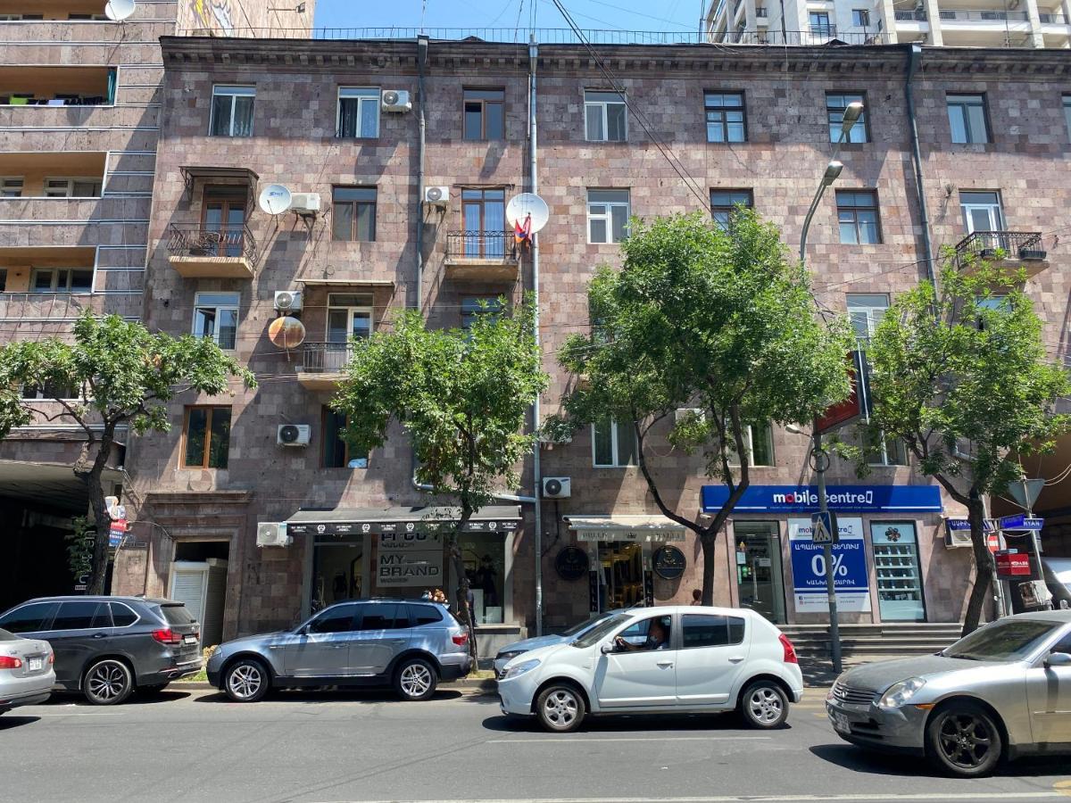 Amiryan Street 1 Bedroom Deluxe Apartment With Balcony Am104 Ereván Exterior foto