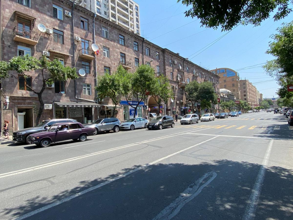 Amiryan Street 1 Bedroom Deluxe Apartment With Balcony Am104 Ereván Exterior foto
