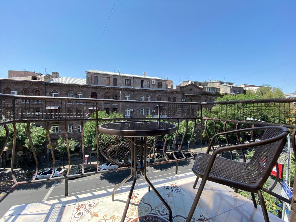 Amiryan Street 1 Bedroom Deluxe Apartment With Balcony Am104 Ereván Exterior foto